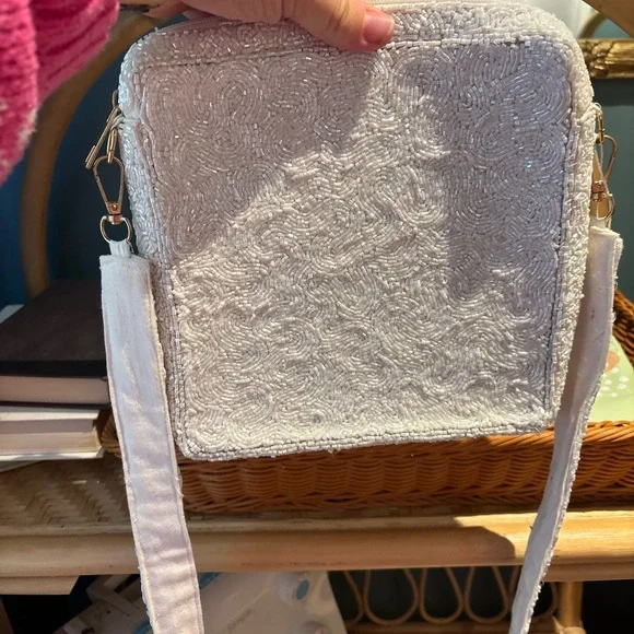 Jen&Co White and Gold Star Embellished Women's Bag - Picture 4 of 4